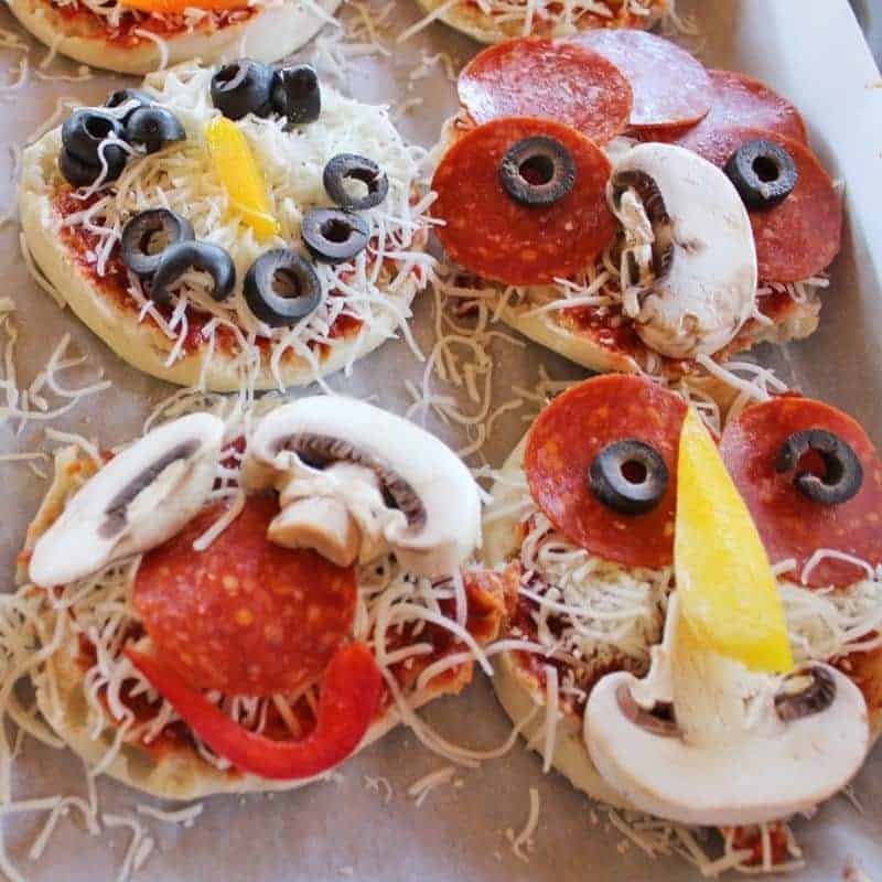 Silly Pizza Faces Fun Recipe for Kids Lunch This Summer!
