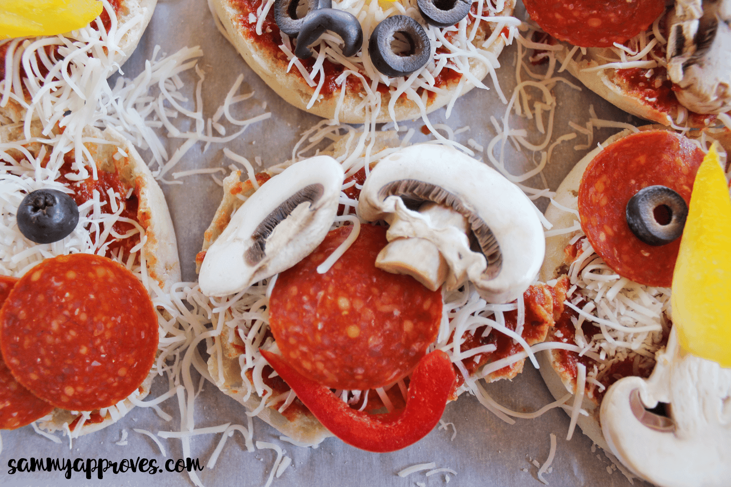 Silly Pizza Faces Fun Recipe for Kids Lunch This Summer!