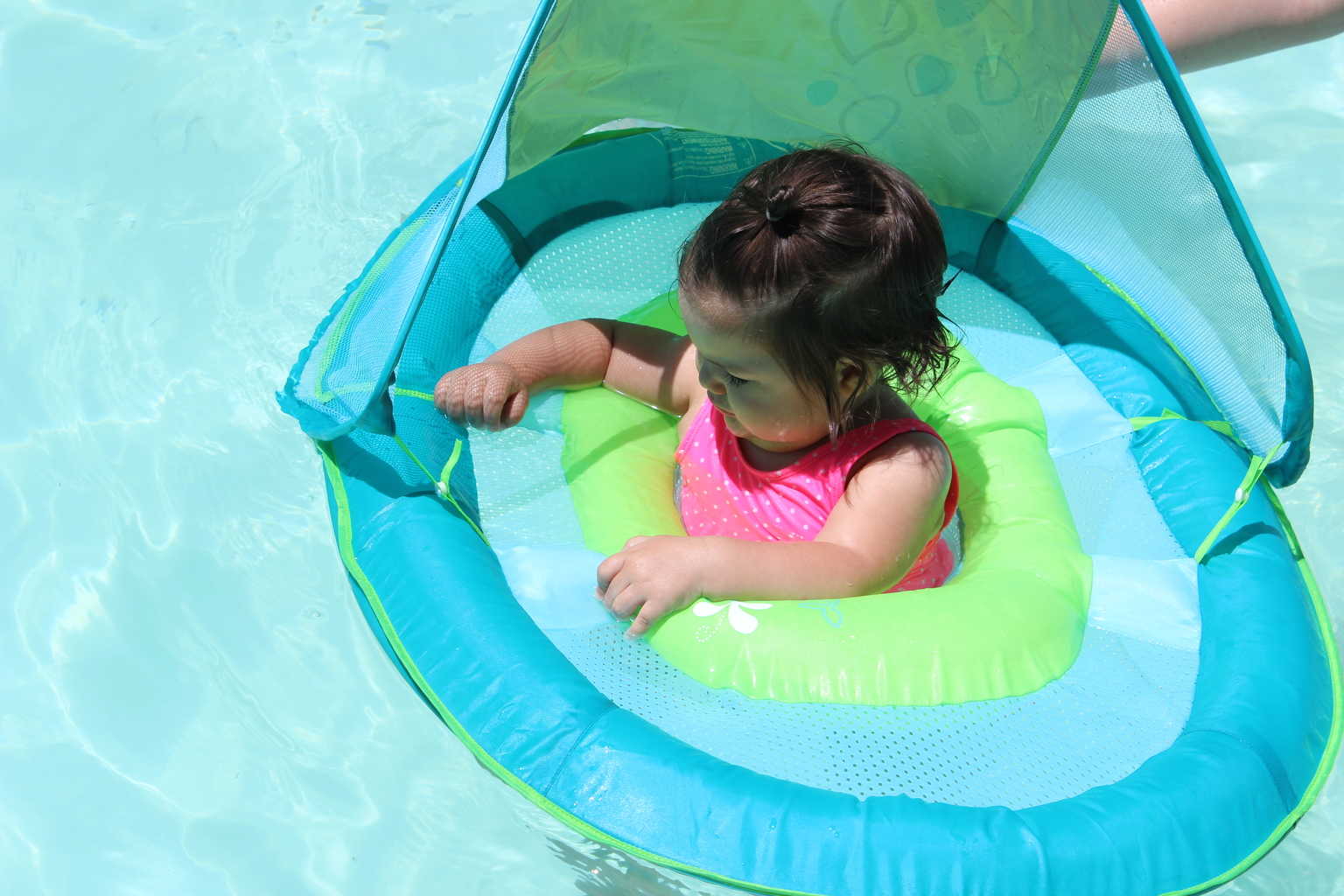 Making Toddler Swimming Fun Making Toddler Swimming Fun
