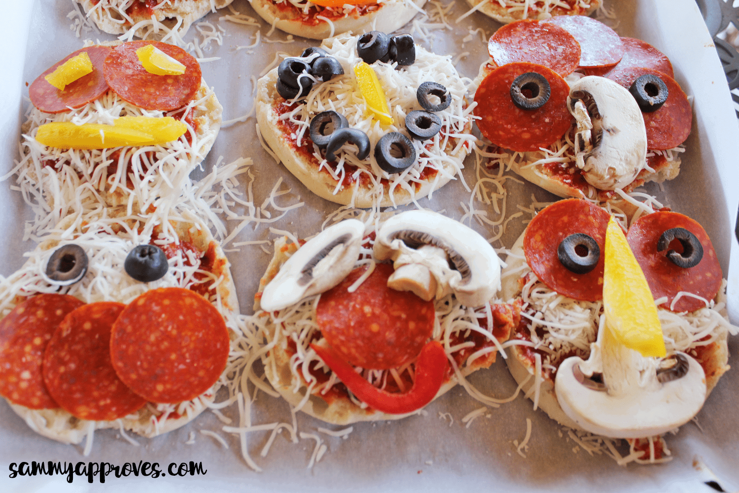 Silly Pizza Faces Fun Recipe for Kids Lunch This Summer!